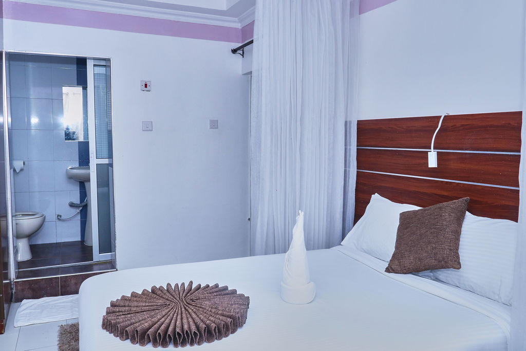 South Woods Accommodation – Premium Single Room In Naivasha