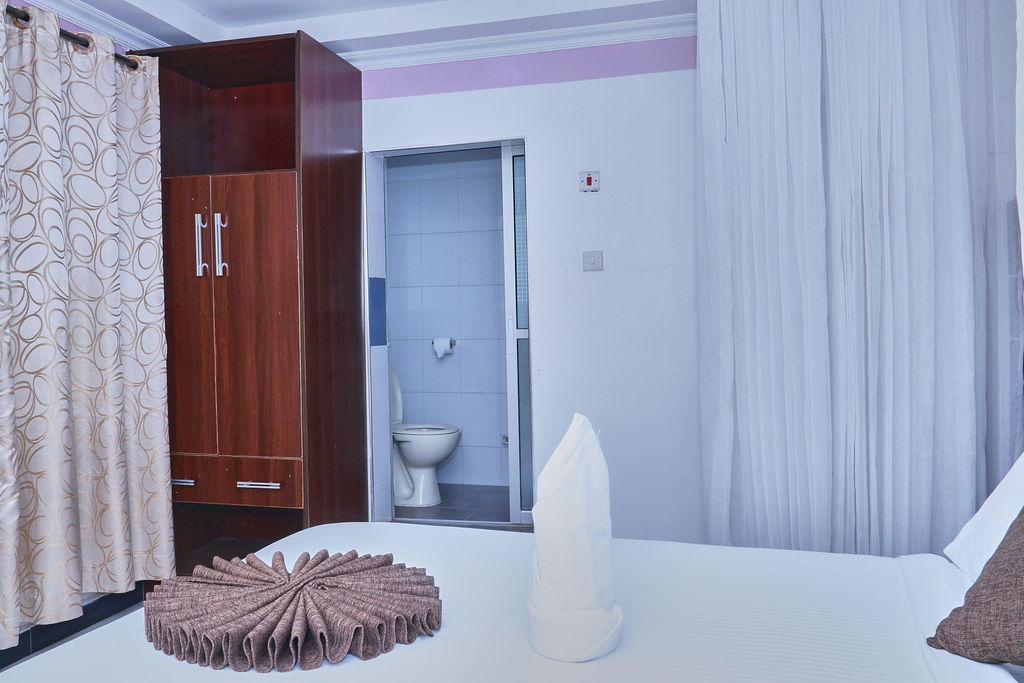 South Woods Accommodation – Premium Single Room In Naivasha