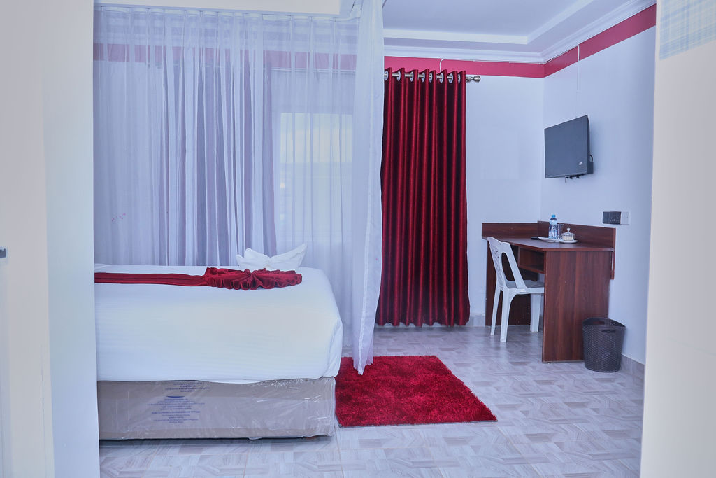 South Woods Accommodation – Spacious Private Room In Naivasha